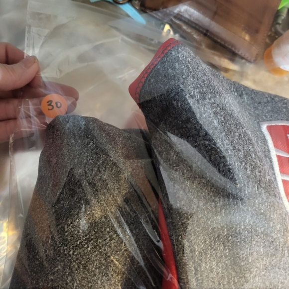 NHL Chicago Blackhawks Hoodie Men's 2XL Red/Gray Embroidered Hooded Sweatshirt - Picture 10 of 10